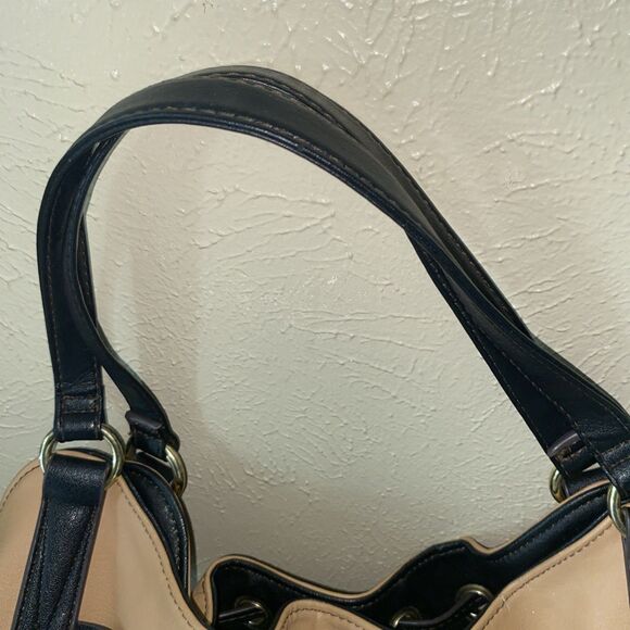 Liz Clairborne Leanne 4 Poster Shoulder Bag Tan and Black - Picture 4 of 12